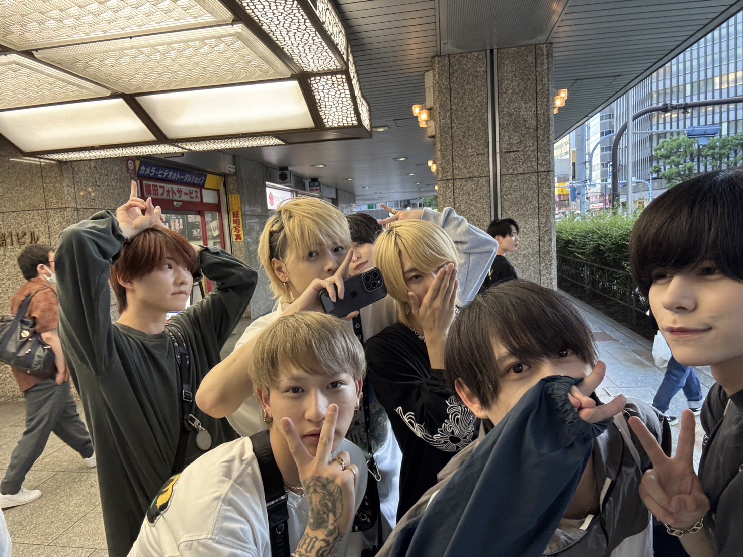 ballistik boys 居酒屋えぐざいる 現地 チェキ 地球で一つ ballistik boys 居酒屋えぐざいる 現地 チェキ 地球で一つ