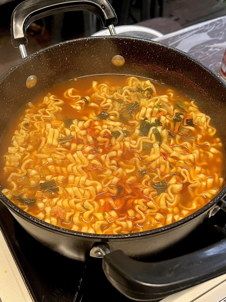 dongdong_eat's tweet image. 물놀이하고 포켓볼치고 배드민턴치고 뒹굴다 먹는 바베큐