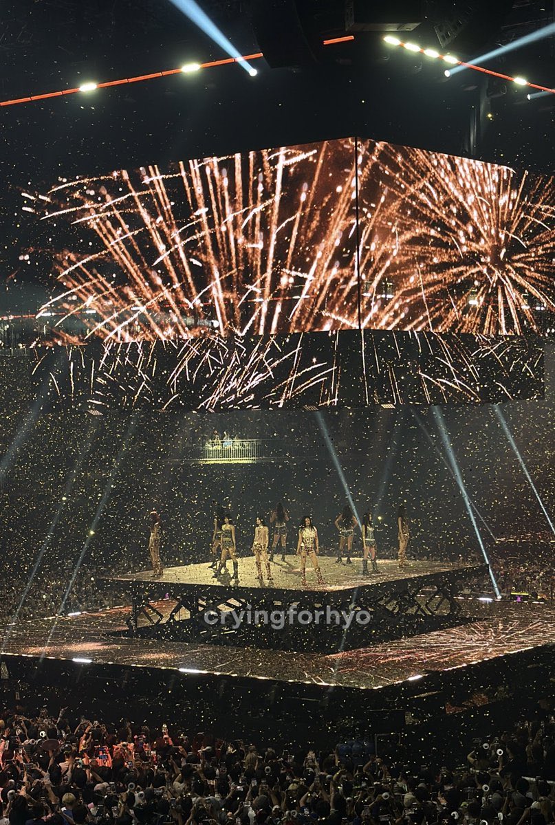 imnayeonarchive's tweet photo. LIKE A DREAM ✨ https://t.co/UPfWv407Pa