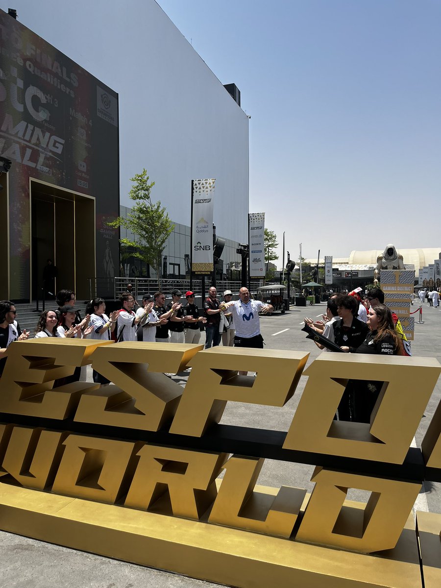 These guys in Riyadh are giving it their fucking ALL.

40c+ heat
Sickness and lost voices. 

No fan club can compete with Europe’s.

Give them all the love you can.

We are outnumbered. But we will never be outgunned.

❤️💜 <a href="/G2ARMY/">G2ARMY</a> <a href="/LasKarpas/">Las Karpas 🐡</a> 💜❤️