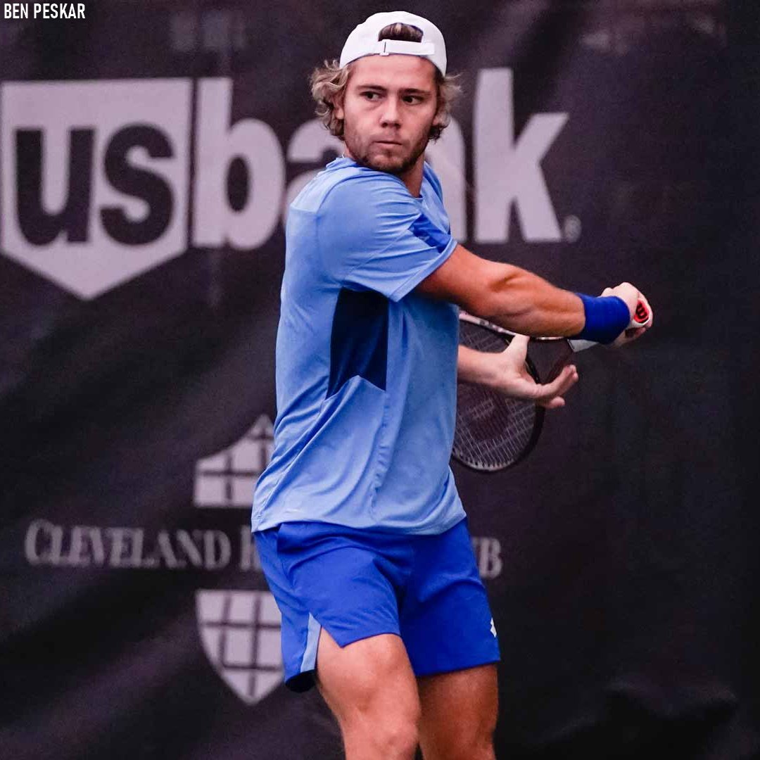 JeuSetMaths's tweet image. 📊 Pour la première fois depuis la finale du Masters 2019 (opposant Tsitsipas à Thiem), deux joueurs au revers à une main vont s'affronter en finale d’un tournoi ATP.
Jusqu'en 2019, chaque saison avait toujours compté au moins une finale entre deux revers à une main.