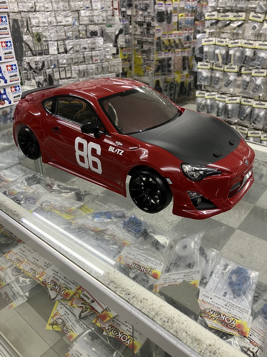 FIkeyan's tweet image. 京商フェザーD2 GR86✨
やっぱこうしちゃうよね🤣
#京商
#MFG
#GR86
#フェザーD2