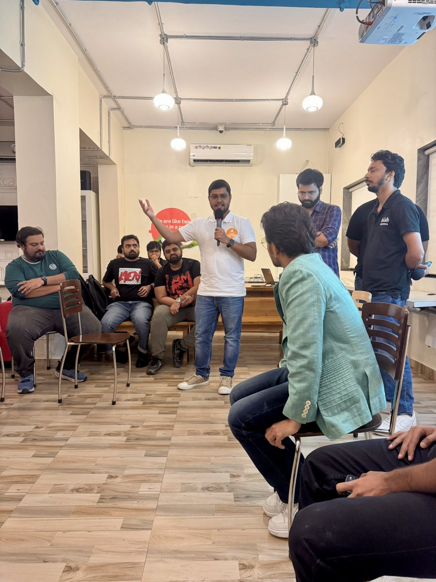 _yogeshsingh's tweet image. Super awesome @swift_mumbai + @gdgmad Meetup @ @ShaadiDotCom! 🤩
And look who walked in - @AnupamMittal 😍
#swift #kotlin #mobile #meetup #mumbai #android #ios #flutter