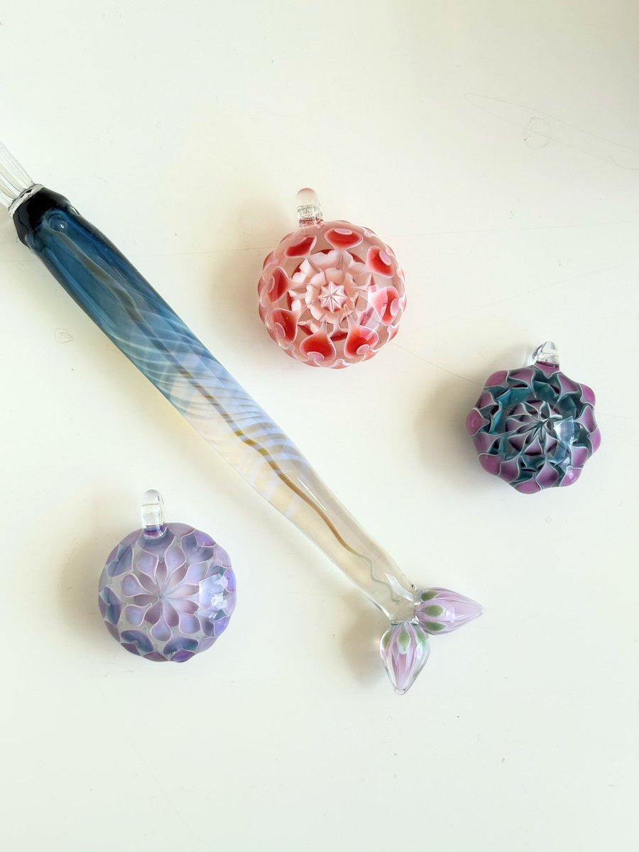 yukikooshino's tweet image. 蓮の花🪷

glass accessory押野
ブース:F82

博物ふぇすてぃばる!11

『ガクタメ』テーマは

ホントに出るのかやってみた
蓮の発芽実験🪷

上手くいったかどうかは会場で🤫

LOTUS
蓮の花
双頭蓮ガラスペン
いろいろ作りました🪷

#博物ふぇす #蓮 #蓮の花 #ガラスペン #双頭蓮