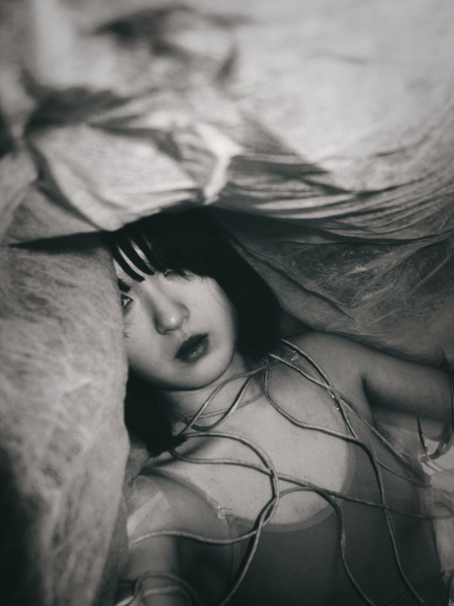 あたしっつーのは、儚さが売り？
みたいになってるんだけど
目の前の人の理想になる職業病で
思ってもないことが言えたりする。
私は全然美しくない、
社会の弱者で残されたのは
自由という情けだけね。
#selfie