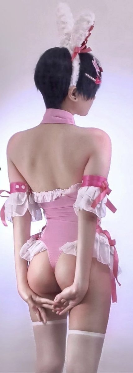 变得乖巧，打扮得更加漂亮，把自己绑住，
作为礼物送给黑鬼，任由黑鬼如何揉虐自己
#伪娘
#媚黑男娘 
#媚黑婊