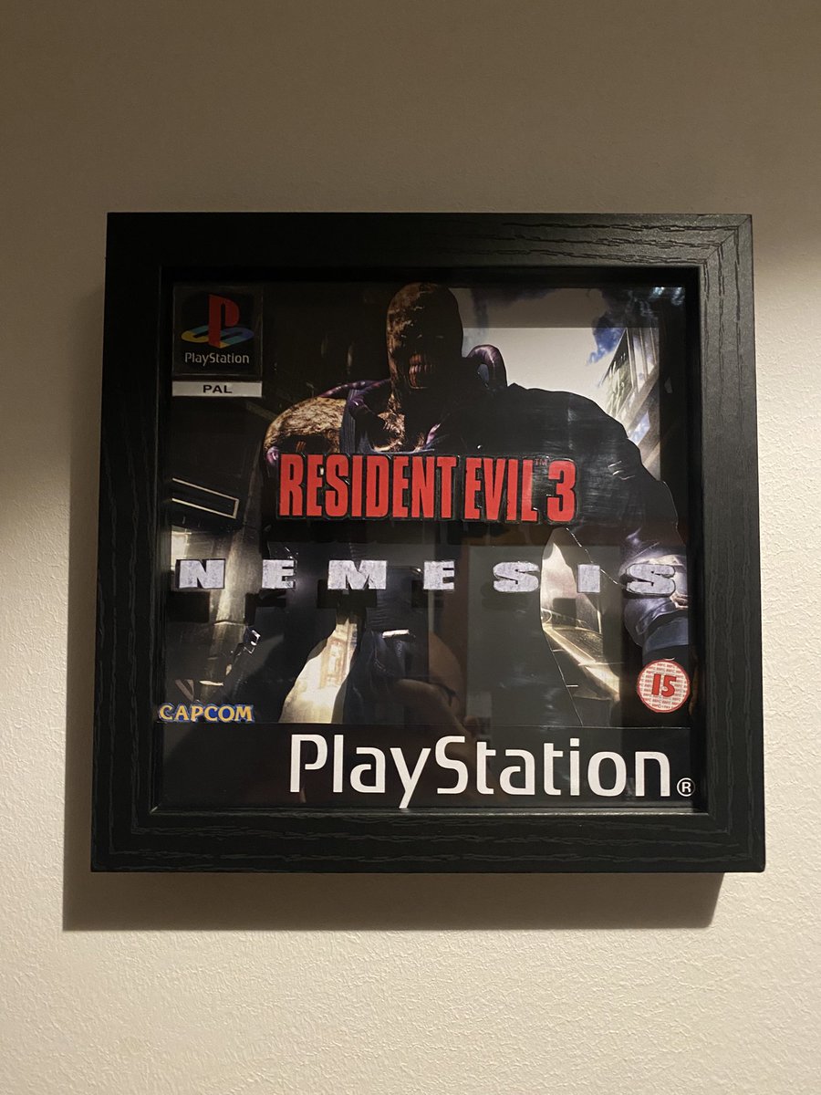 grossoshadowbox's tweet image. 🧟‍♂️ RESIDENT EVIL 3 🧟‍♂️ (20X20cm)
❤️Hecho a mano con amor❤️

✉️ Haz tu encargo por MD o en grossoshadowbox@gmail.com 💕

#shadowbox #shadowboxes #cuadro3d #cuadros3d #cuadros3dpersonalizados #diorama #diorama3d #3dframe #3dframeart #tekken #residentevil #residentevil3  #playstation
