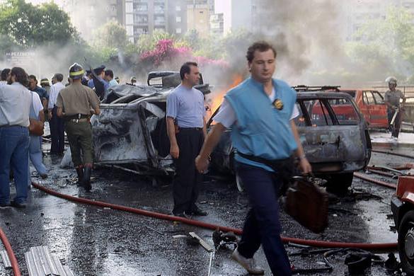 NickWhithorn's tweet image. 19th July 1992, in via D'Amelio Palermo, fires are still burning & bodies lying on the ground after the explosion as Paolo Borsellino's bag, containing his red diary, is carried away from the scene. The diary disappears with all its secrets & has never been recovered.
Bastards.