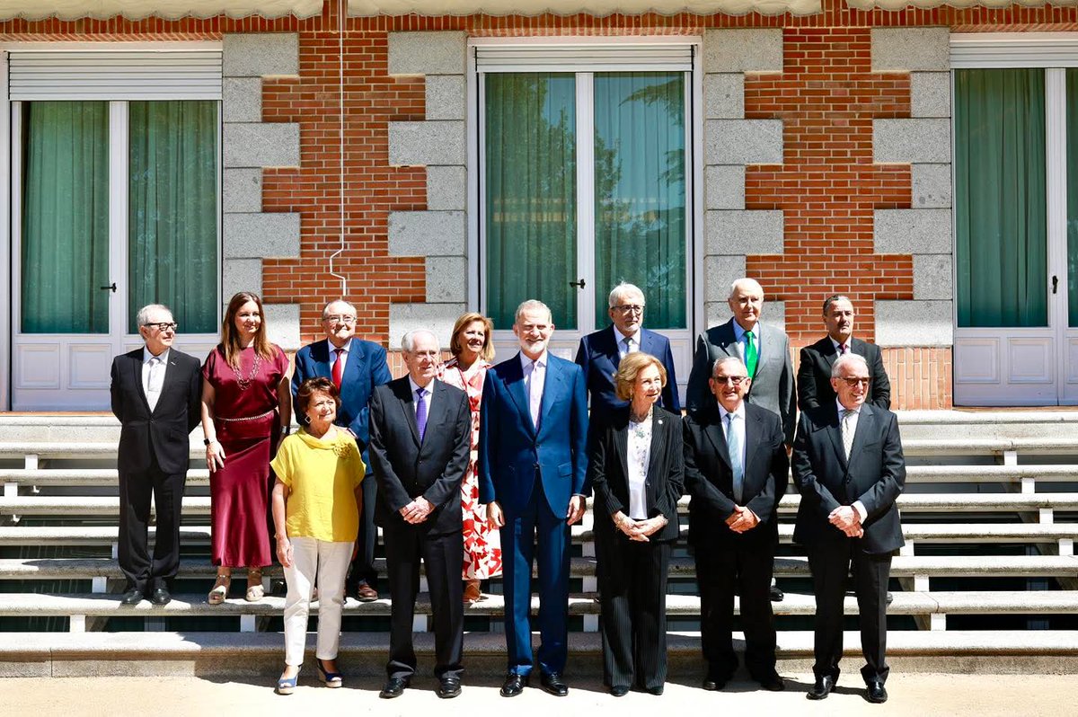 El Presidente del Banco de Alimentos de Alicante, Andrés Galán, quién forma parte del Comité Ejecutivo de FESBAL, estuvo presente en la reunión en Palacio con S.M. El Rey Felipe y S.M. La Reina Emérita Doña Sofía, compartiendo la problemática de los Bancos de Alimentos de España.