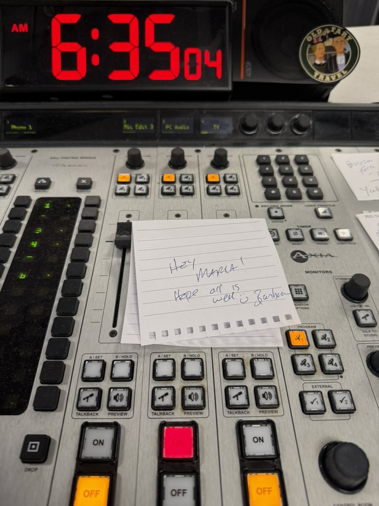 MariaLeaf's tweet image. Gotta love the radio fam! ❤️🎙️📻

On @WMALDC til 2pm today. Listen locally at 105.9, on the iHeartRadio app and on the WMAL app.