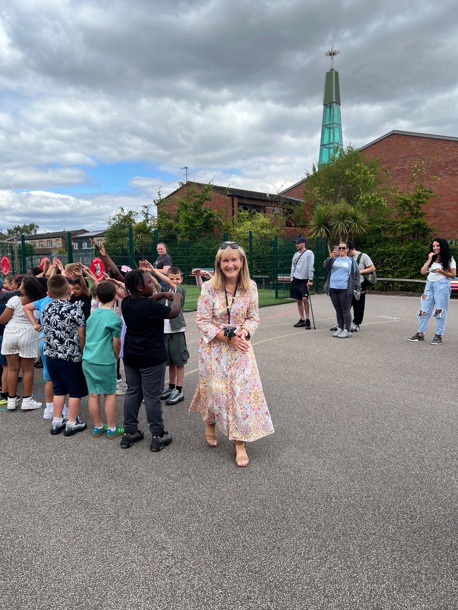 StGerardsBham's tweet image. We had a fabulous party day yesterday celebrating our Outstanding status and giving our Y6 children, Mrs O’Loughlin and Mrs Martin a great send off! ✨ Have a fantastic summer! ✨@BhamDES @BCPP__ @RCBirmingham