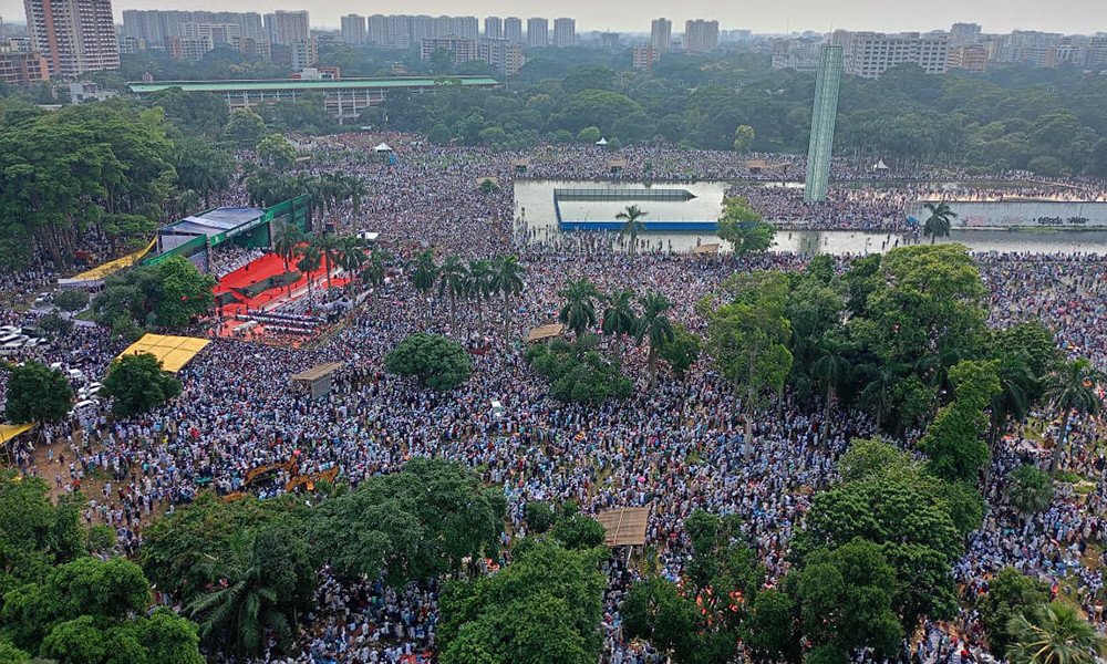 basherkella's tweet image. The national rally of Bangladesh Jamaat-e-Islami has officially begun at the historic Suhrawardy Udyan to press home the party's seven-point demand.
Supporters continued to arrive at the venue in processions, chanting slogans and carrying banners in support of the demands.…