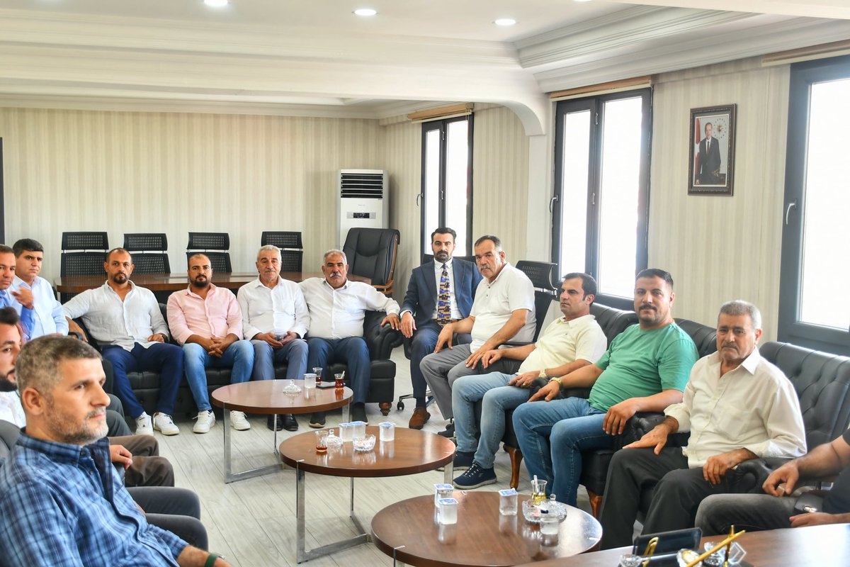 Prestij egitim Kurumları yönetim kurulu başkanı Sn. <a href="/avosmancelik/">Av.Osman ÇELİK</a> ve Murat Bayındır hocamız , nöbet günümüzde bizleri ve <a href="/ElgunSuleyman/">Suleyman Elgün 🇹🇷🌹</a> başkanımızı ziyaret ettiler 
Çalışmalarında başarı diler,Nazik hediyeleri için teşekkür ederiz 
<a href="/akpartiurfa/">AK PARTİ ŞANLIURFA</a> 
<a href="/EyyubiyeAkParti/">AK PARTİ EYYÜBİYE</a>