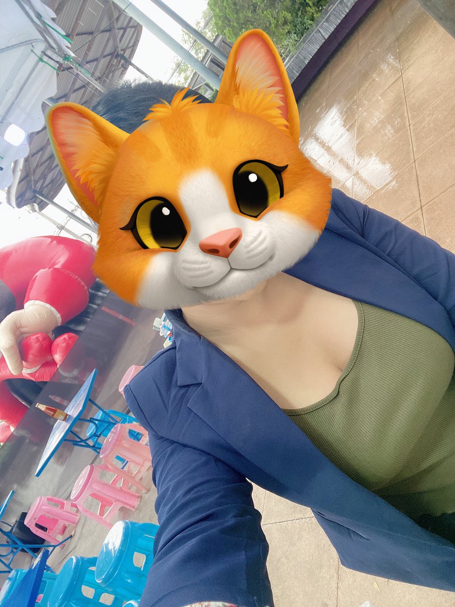 กินผัดไท กลางสายฝน555 บรรยากาศได้มากกก…🤤 เซนทรัล #ศาลายา มีแต่คน ตุงๆยุนะ..💋💓🚗