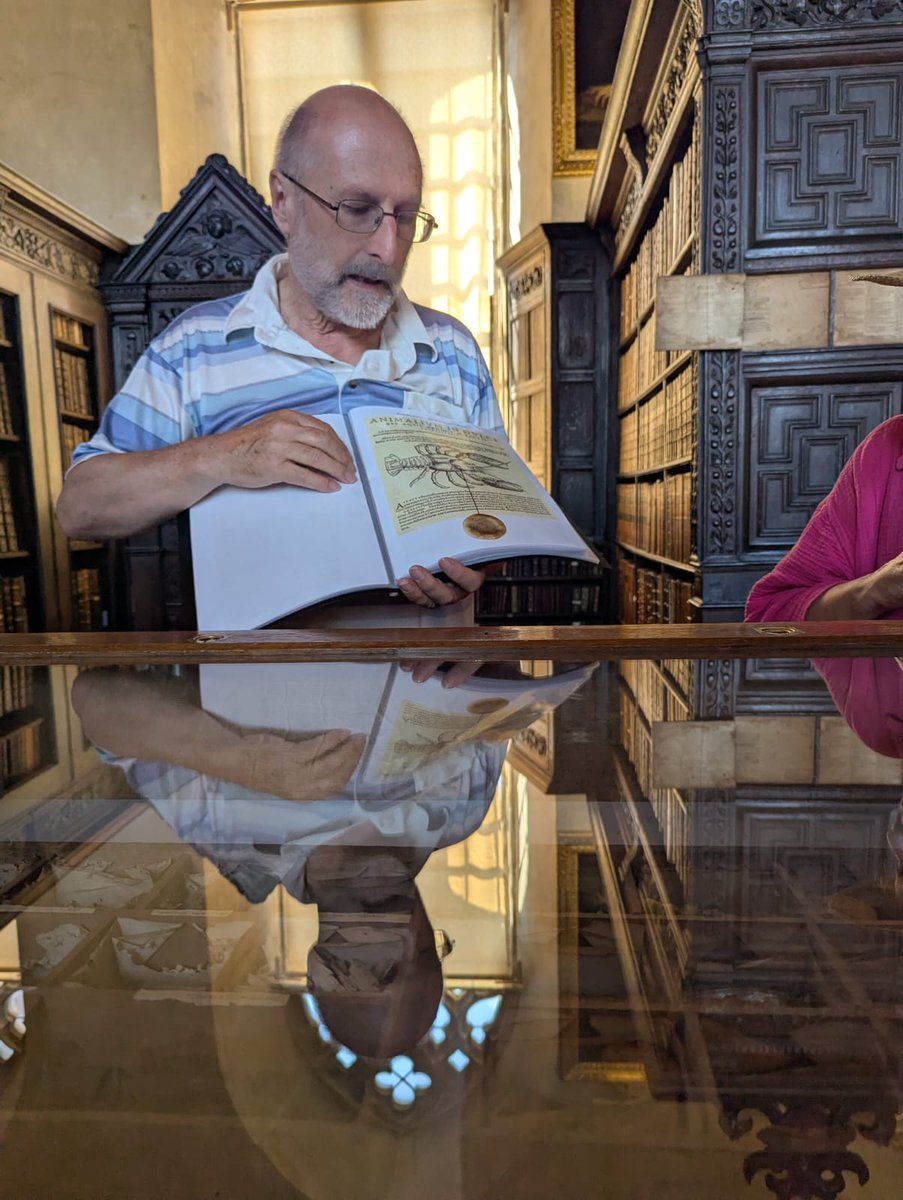 PharmHist's tweet image. What a great day in Cambridge yesterday! Many thanks to Dr Chris Duffin, Mika Hyman & Dr Adam Crothers for introducing us to the amazing Heberden Medical Cabinet @stjohnscam, & to Dr James Freeman for his curator's tour of #CuriousCures: Medicine in the Medieval World @theUL