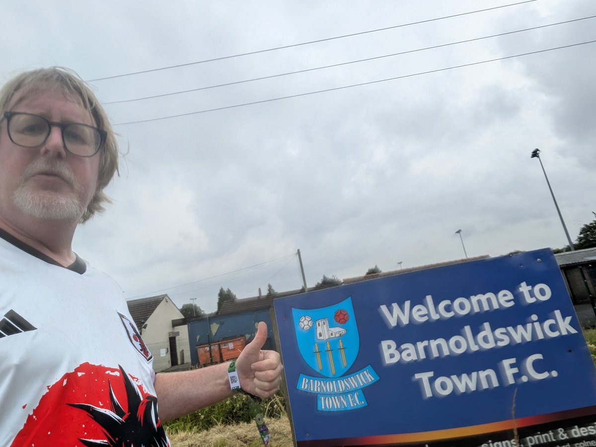 Friends: Any football this weekend?
Me: No I'm at Beatherder Festival 
<a href="/barlickfc/">Barnoldswick Town FC</a> How about a 1200 kickoff v Fleetwood?
Me: