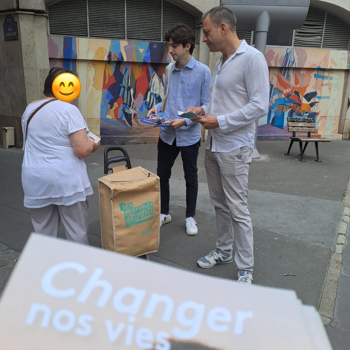 SachaMetzker's tweet image. Malgré la pluie, @HorizonsParis8 et @HorizonsParis17 étaient au marché des Batignolles pour présenter le projet de @pybournazel ☀️

Beaucoup d’échanges constructifs sur la propreté, la qualité de vie et les finances de la ville pour préparer l’alternance !

@HorizonsParis