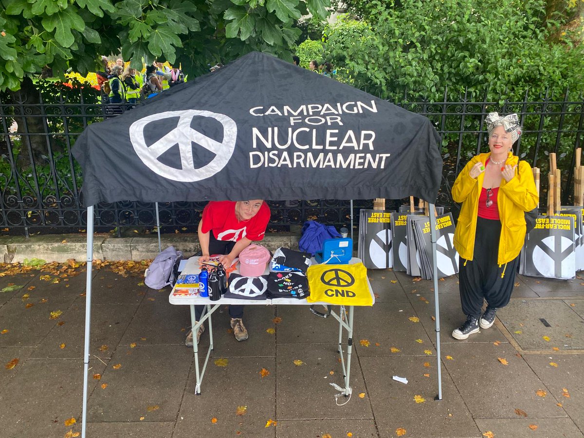 CNDuk's tweet image. Rain or shine, all out for Palestine! If you're attending today's national march for Palestine, grab one of our #EndTheGenocide #NuclearFreeMiddleEast placards!