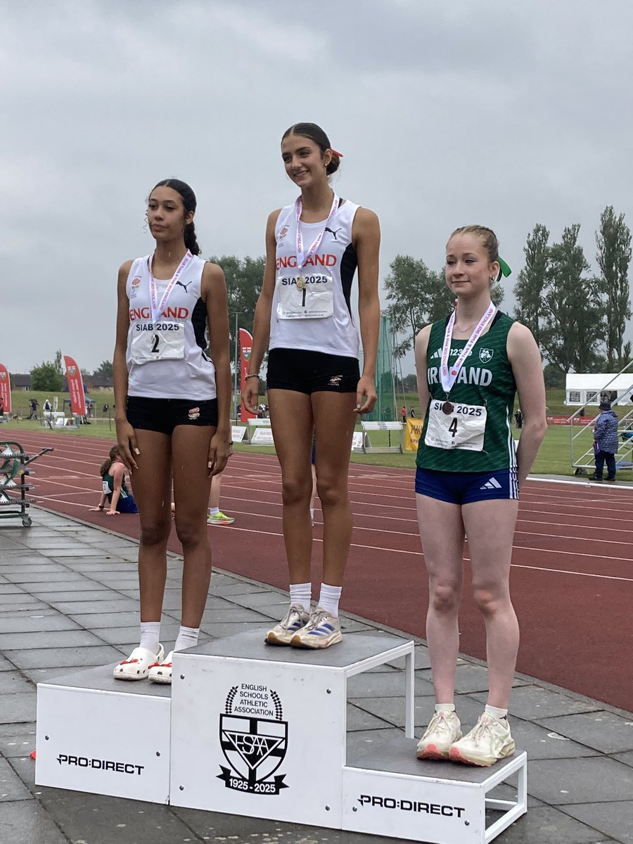 SchoolAthletics's tweet photo. Triple jump medalists 🥇 🥈 🥉 

#SIAB2025 🏴󠁧󠁢󠁥󠁮󠁧󠁿🇮🇪🏴󠁧󠁢󠁳󠁣󠁴󠁿🏴󠁧󠁢󠁷󠁬󠁳󠁿 https://t.co/TnCsLsGxj7