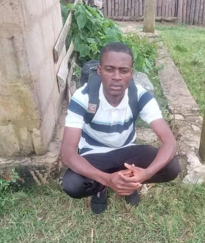 AdvMahinyila's tweet image. Mwenyekiti wa BAVICHA jimbo la Geita vijini #MbeshiPaulo Ametekwa, Jana ilikuja  Gari ikambeba na kujatambulisha kuwa ni Askari Polisi, mpaka leo familia haijui alipo Ikumbukwe Bw. Mbeshi amekuwa mkosoaji mkubwa Wa serikali hii.Hii hali haivumiliki haivumiliki haivumiliki.