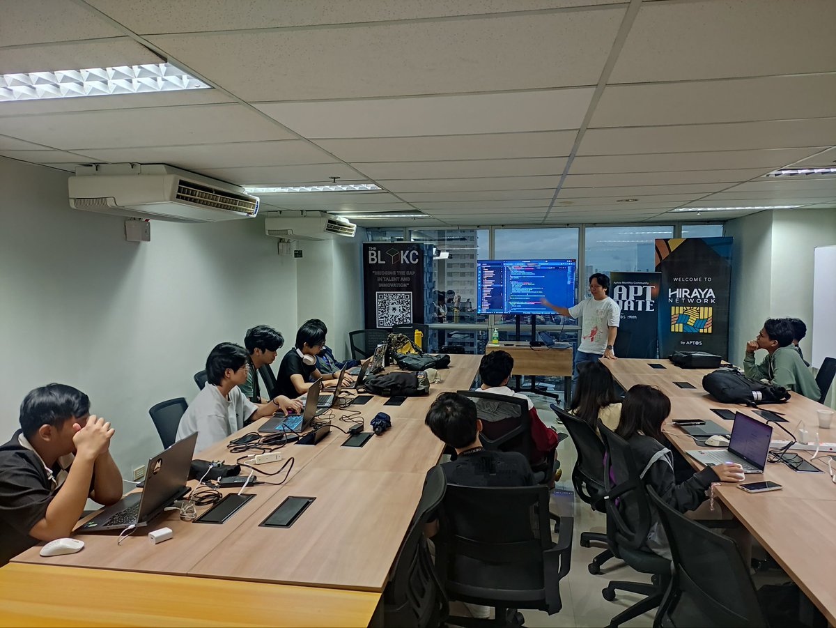 Just had a Builders session with the standout projects from MoversCamp that successfully onboarded to the Aptos MVP Bootcamp! These teams are pushing boundaries on Aptos.

Can't wait to see what they build next. Congrats again!