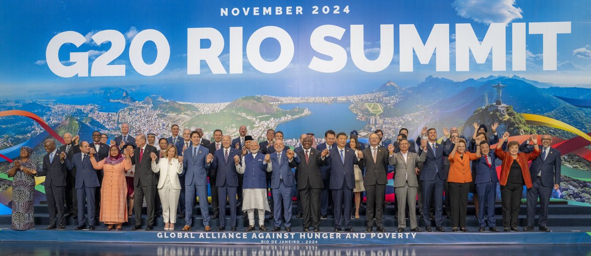 YellowForum's tweet image. These are the 'Key Stakeholders' who acquire control under our new 'global governance system', Stakeholder Capitalism. Look at them celebrating! We need to unite – this has to begin with leaders in the freedom working together. Currently, they are disorganized and competing…