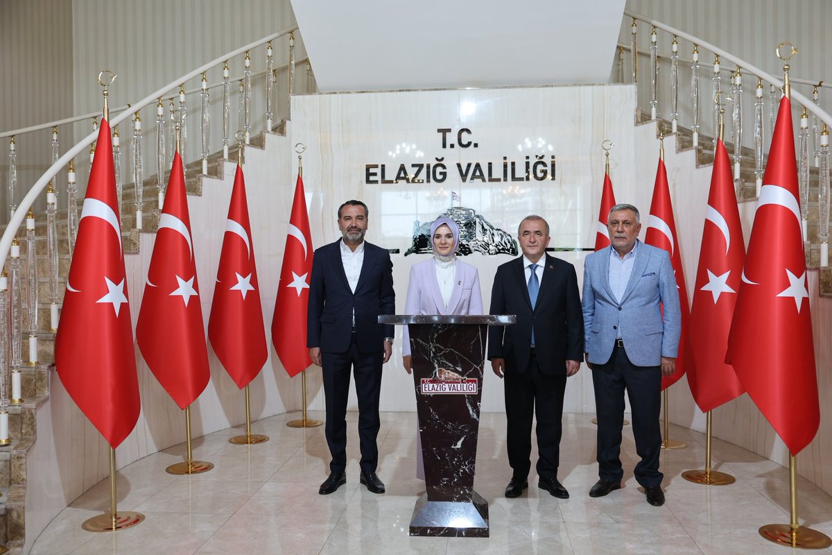 tcailesosyal's tweet image. Bakanımız Sn. Mahinur Özdemir Göktaş, Elazığ Valiliğini ziyaret etti, Vali Numan Hatipoğlu'dan şehirde yürütülen çalışmalar hakkında bilgi aldı.