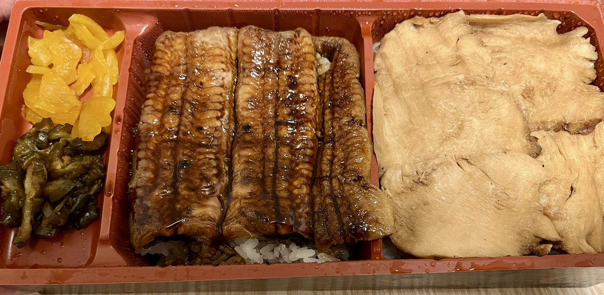 n_c_bugen's tweet image. 土用の丑の日
登利平うなとり弁当🍱