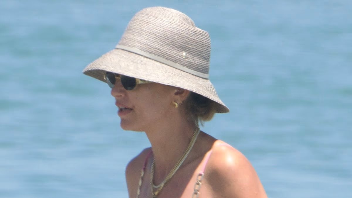 d_pate1's tweet photo. Vogue Williams stuns in a chic pink bikini during her sunny Spanish getaway, embracing family time on the beach and sharing excitement for her upcoming 40th birthday!  https://t.co/r2XdgRhdL3 https://t.co/8EGeMrLBj3