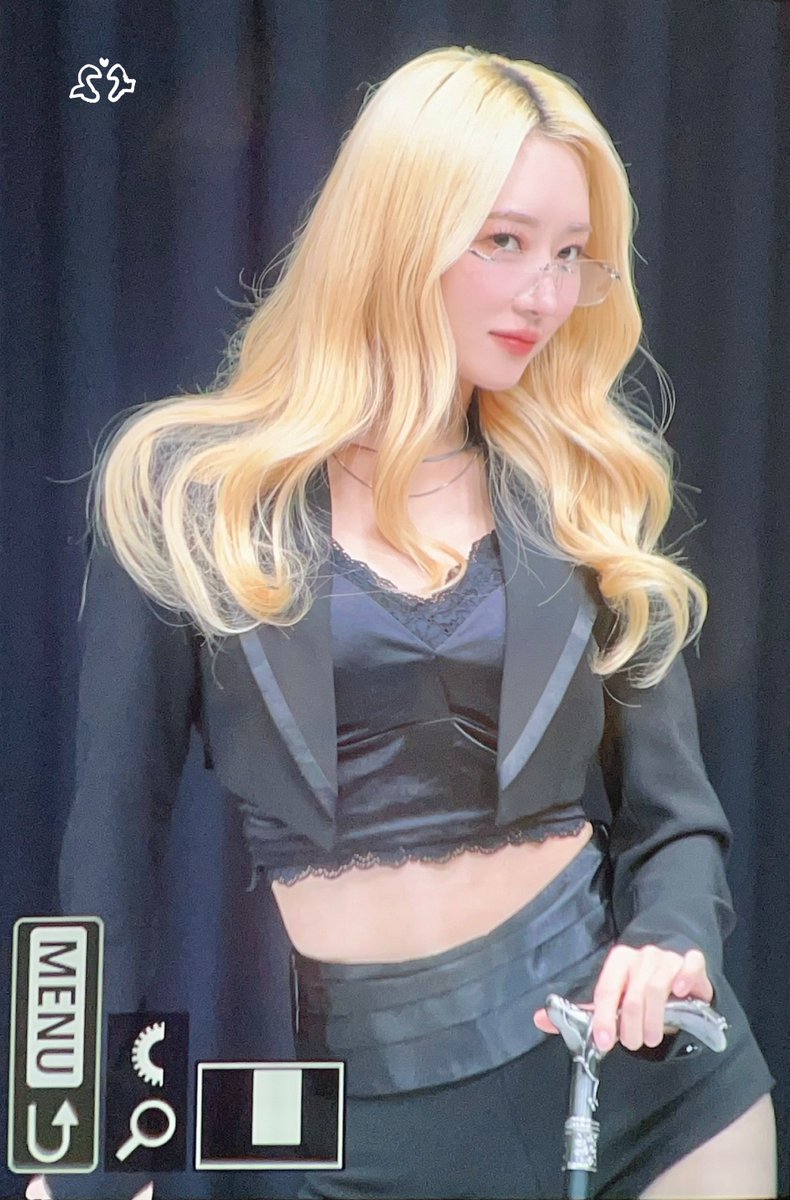 PEPPER0810's tweet image. 250719 팬싸인회 프리뷰
막팬 수고 많았어요!
언니의 따뜻한 챙김 너무 고마워요~
내가 제일 멋지다고 생각하는 보라 언니! ❤️
사랑해🫶🏻
#드림캐쳐 #유아유 #수아 #김보라
#Dreamcatcher #UAU #SUA