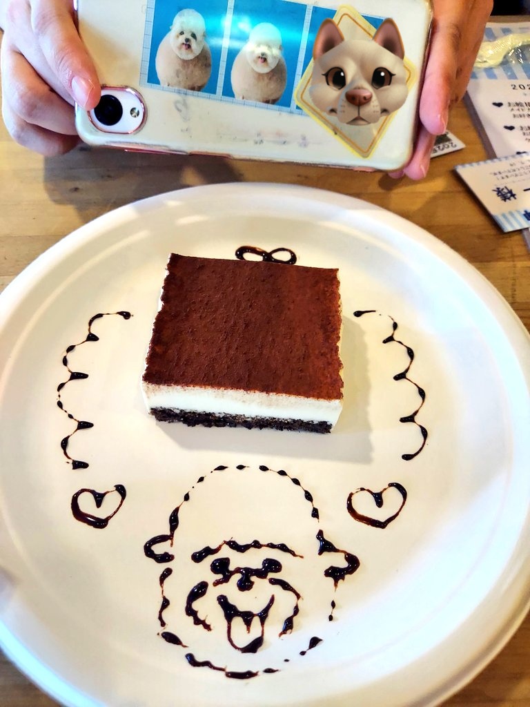 prn7373's tweet photo. いにきたご帰宅しました🏠
お絵描きケーキは、まおたそに日本統一の氷室蓮司、すずかさんが犬をかいてくれました✍️
チェキもとれて楽かったです😊😊😊
また開催されてうれしかったです！
次回の開催も楽しみにしています👍
 #いにきた https://t.co/iRuclAurjZ