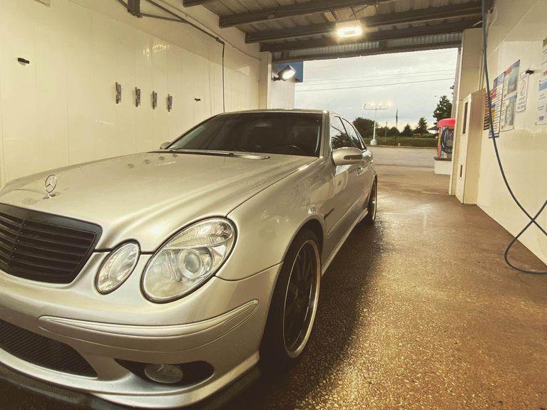 drivertodriver's tweet image. 2004 Mercedes-Benz E55 AMG: Moderately Modified, 5.4L Supercharged V8, RWD, Automatic. drivertodriver.com/car/-Nzp21V7vg…