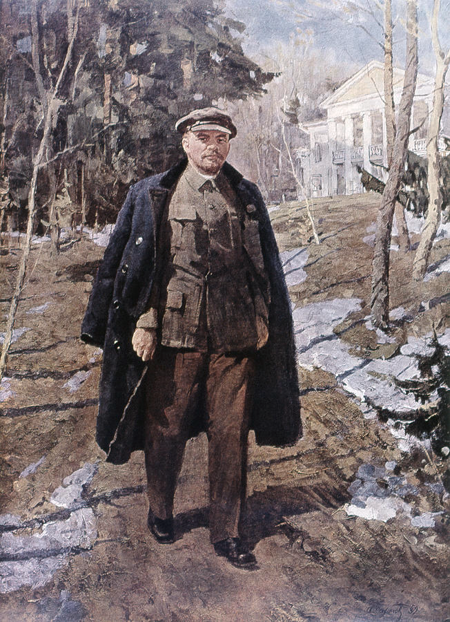 BattlementLK's tweet image. Vladimir Lenin is the fittest political leader in history.
Lenin grew up learning to Ski, Swim and Row.
He was a skilled Weightlifter and Gymnast.
During exile Lenin became an avid Hunter and picked up Ice-Skating