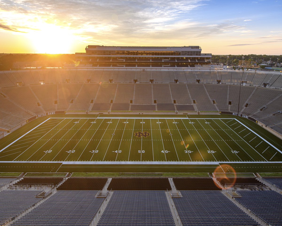 FightingIrish's tweet image. Counting sunrises ‘til @NDFootball is back
#GoIrish☘️