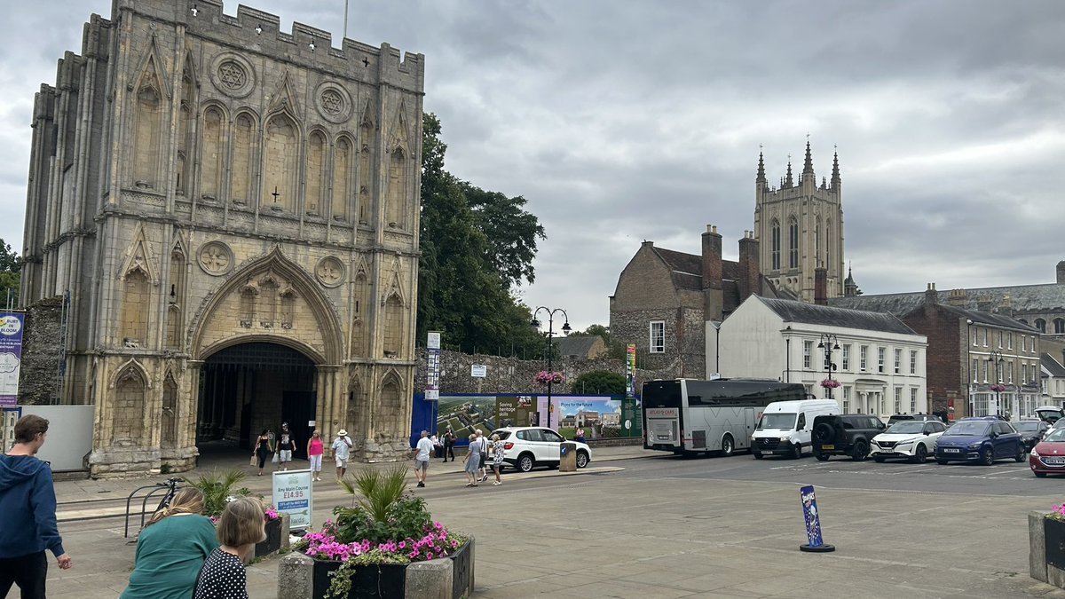 ourburysteds's tweet image. Looking for rainy day things to do in Bury St Edmunds this weekend? The town offers a variety of indoor activities to enjoy! From cosy cafes and inviting pubs to museums, cinemas and much more, there are plenty of places to explore. ☕🎭🎨 tinyurl.com/4kbup3sm