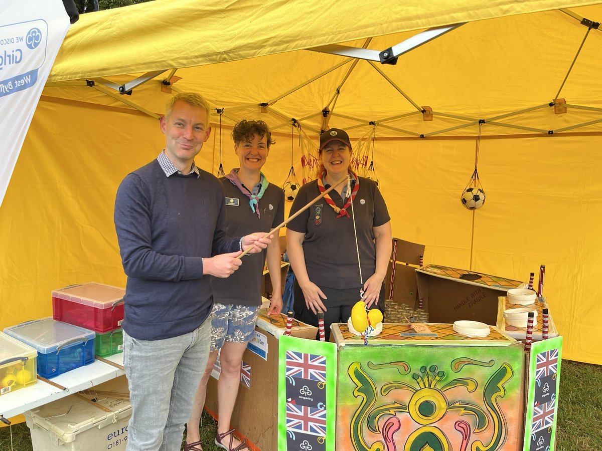 WillForster's tweet image. #Woking’s community spirit is so strong, I’ve been to four village fetes today! Byfleet Parish Day, Knaphill Village Show, Lakeview Fun Day and Woking Park Community Day were all amazing - well done to all the volunteers to make it all happen!