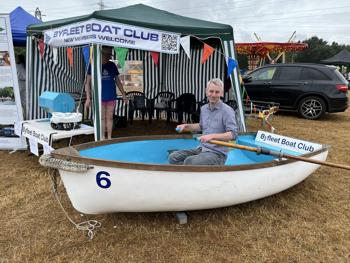 WillForster's tweet image. #Woking’s community spirit is so strong, I’ve been to four village fetes today! Byfleet Parish Day, Knaphill Village Show, Lakeview Fun Day and Woking Park Community Day were all amazing - well done to all the volunteers to make it all happen!