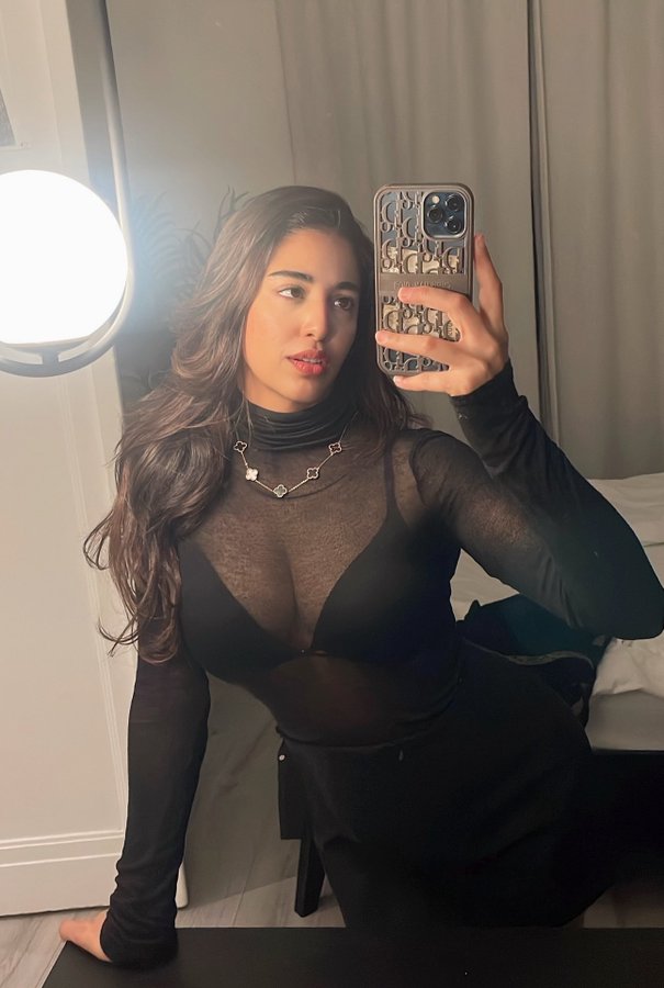 GwO-A9-WcAAndB8?format=jpg&name=900x900