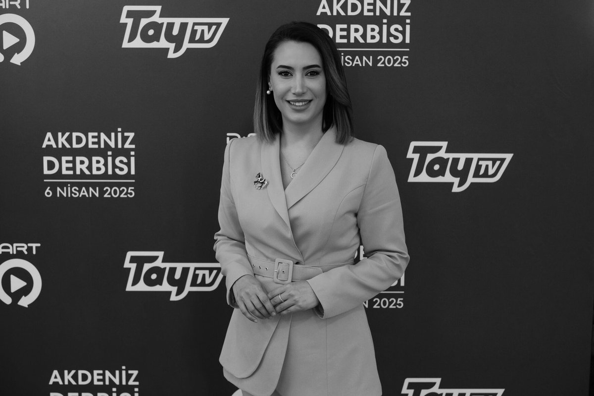 Türkiye'nin ilk kadın yarış spikeri başarılı sunucu Esen GÖK'ün vefatı nedeniyle ailesine, sevenlerine ve atçılık camiasına sabırlar dileriz. 🪽 #esengök