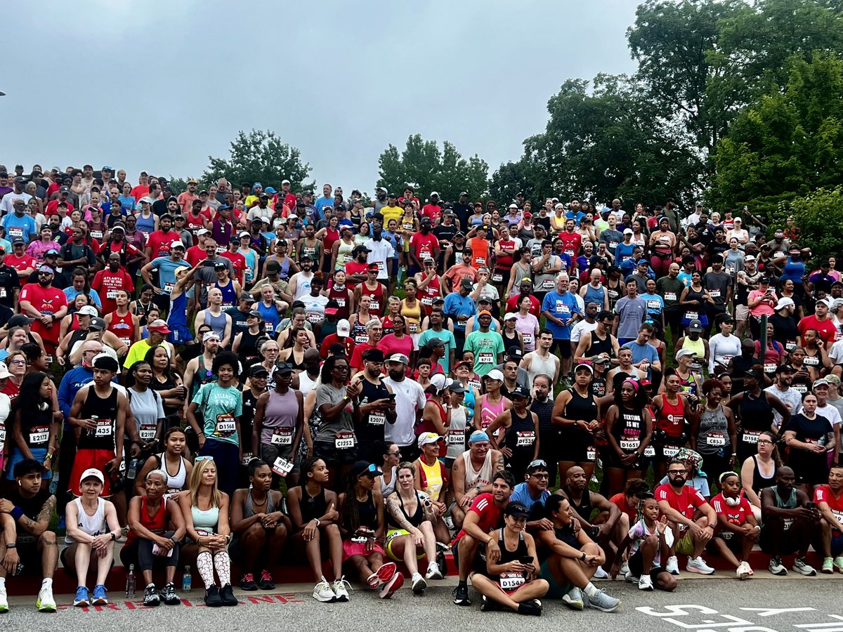 DecaturBulldogs's tweet image. We know summer break is winding down when @ATLtrackclub is here for the Decatur-DeKalb 5K! 

Proud to help host another great event that starts and ends at Decatur High School. Huge crowd, great energy, and an awesome morning of community running! #DecaturDeKalb5K #GoBulldogs