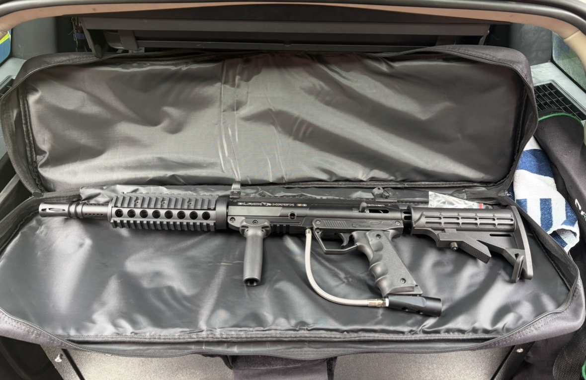 StaffsDogs's tweet image. #SARV have deployed today to a male in #Newcastle town centre brandishing this weapon at several people. It transpired to be a replica, but would you be able to tell?
He was located by armed officers and arrested for offences under the firearms act.
VDU 504/19/07/2025