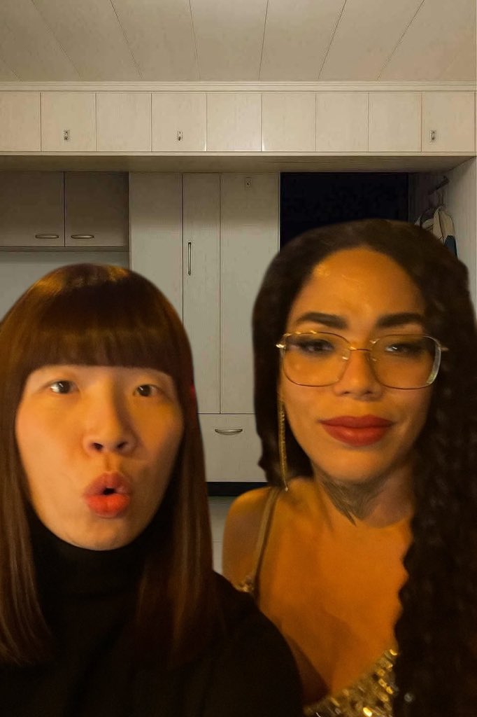 LaWendyGuevara's tweet image. Paola Suárez & Sister Hong ya se encuentran grabando su colaboración.