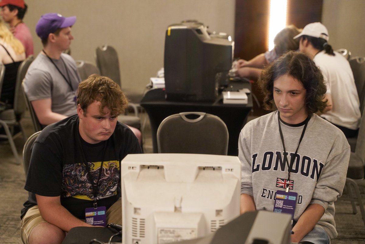 Unranked tweet media