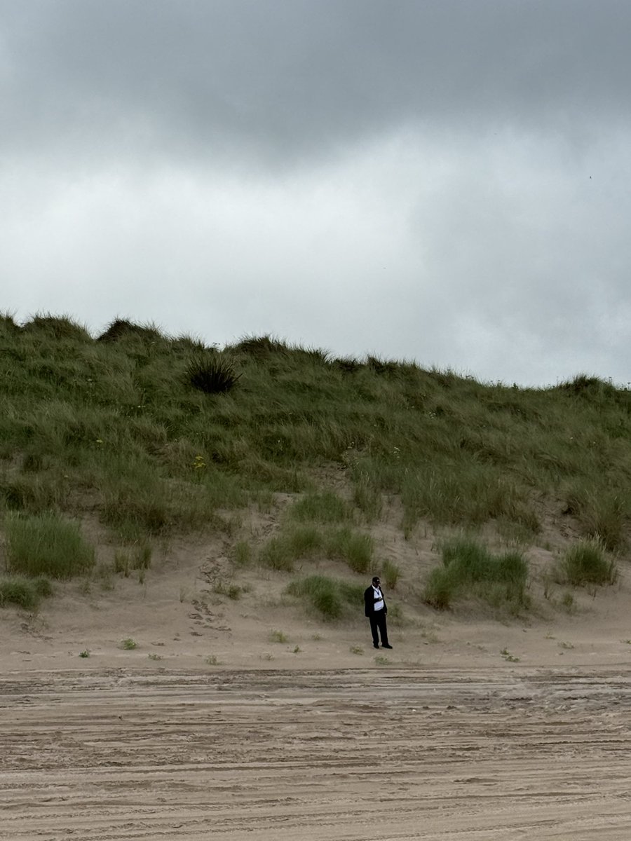 Sean_Zak's tweet image. You should know that the Open has security guards standing on the beach side of Portrush’s epic dune — near the 7th green — just staring out at the Atlantic Ocean in case anyone gets any ideas.