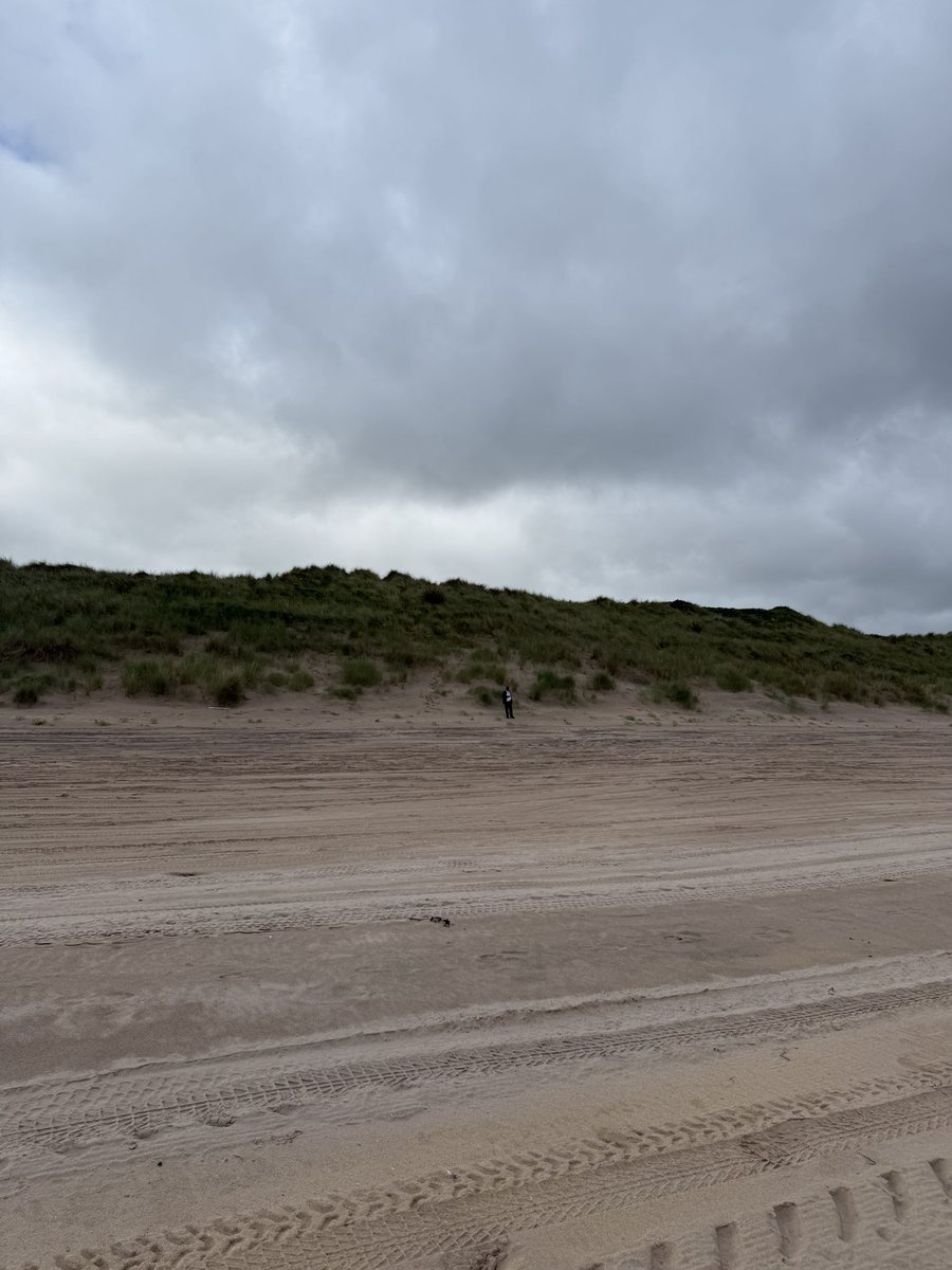 Sean_Zak's tweet image. You should know that the Open has security guards standing on the beach side of Portrush’s epic dune — near the 7th green — just staring out at the Atlantic Ocean in case anyone gets any ideas.