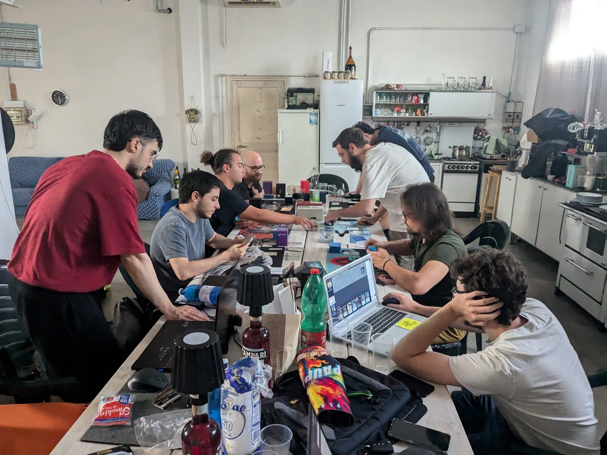 CrilaPeoty tweet media