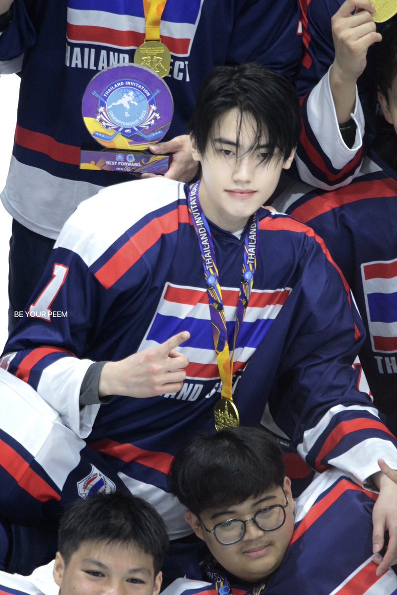peemtanatTH's tweet image. แชมป์ึัคับพี่🏆💙
#PEEMTANAT #TANAT7
#ICEHOCKEYU20_THBLUE