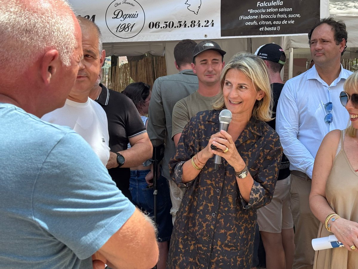 Maupertuis_N's tweet image. Prisente oghje in Montegrossu per a 35ema fiera di l’alivu. 
L’oru di a Corsica hè pruduttu da donne è omi chi s’impegnanu inde i nostri rughjoni, facenu campà a nostra agricultura è tramendanu i nostri valori. 
À ringrazià li !