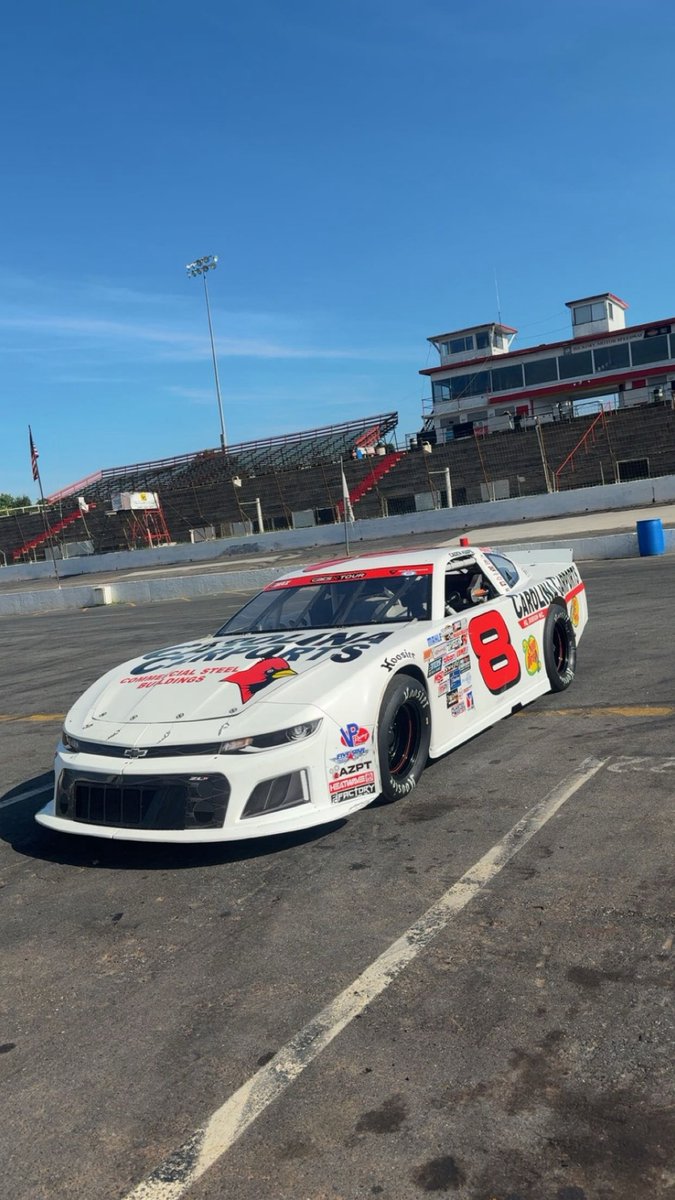 CadenKvapil's tweet image. Race day at @hickoryspeedway for the Jack Ingram Memorial! Excited to get back in the @JRMotorsports @CarolinaCarpor1 @BassProShops @TeamChevy No.8! Looking forward to a good night of racing live on @FloRacing with races starting at 7 PM!