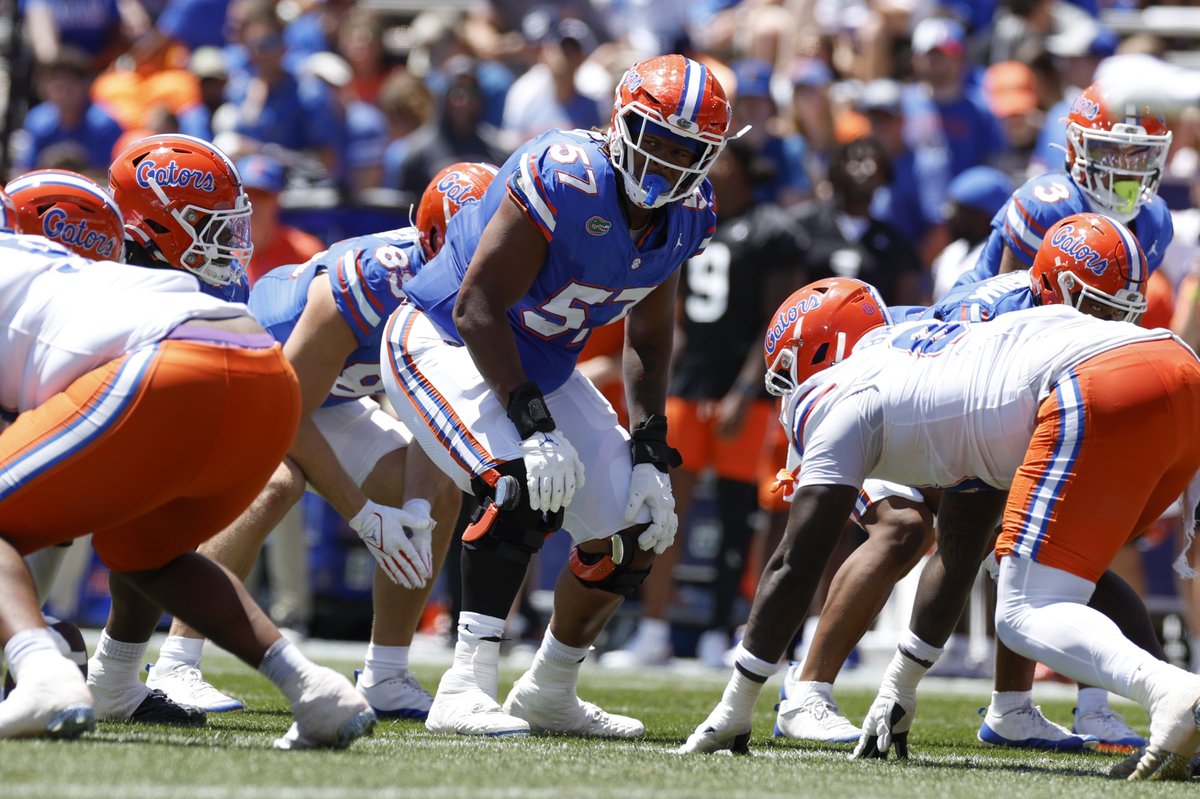 GrahamHall's tweet image. BREAKING: Florida OL Devon Manuel arrested for misdemeanor DUI, felony possession of a concealed weapon.
READ:
247sports.com/college/florid…